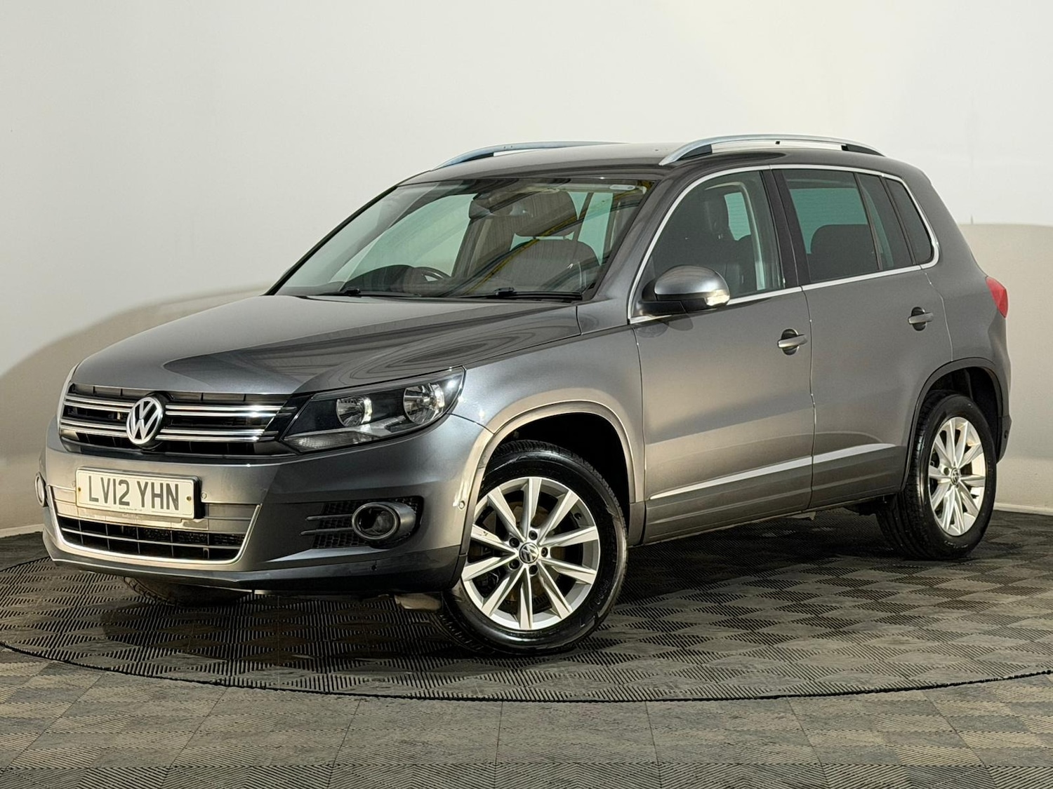 Used Volkswagen Tiguan 2012 for sale - 76419931: Photo 3