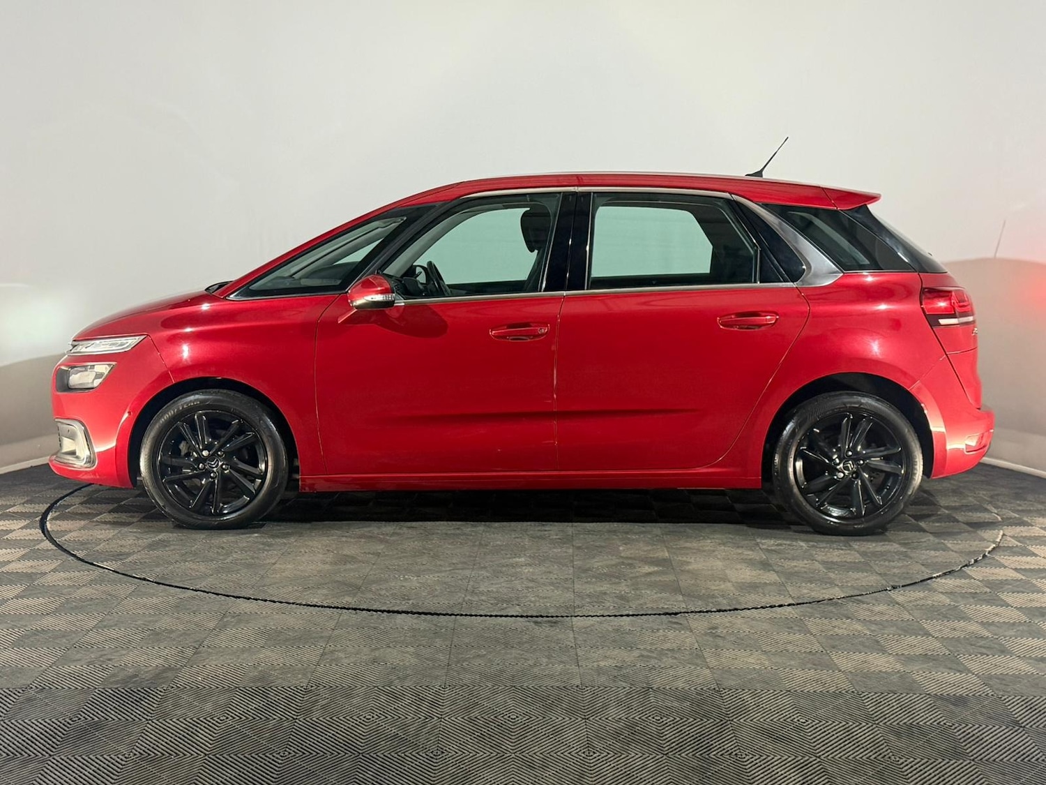 Used Citroen C4 Picasso 2017 for sale - 77360012: Photo 5