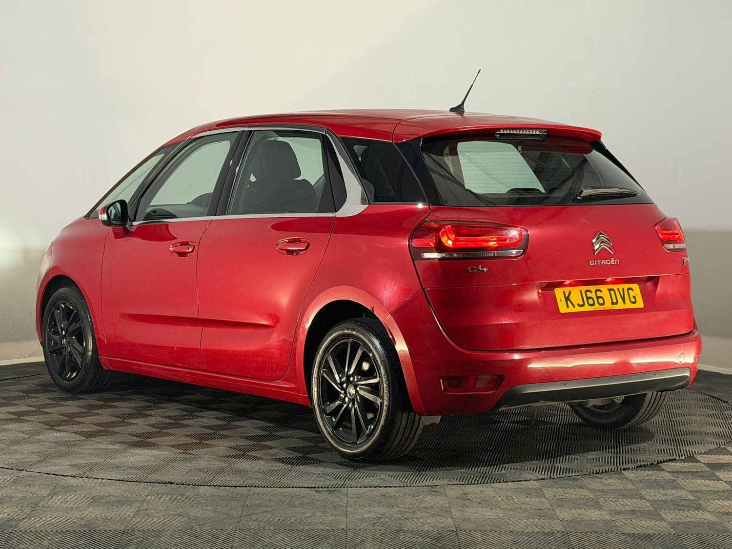 Used Citroen C4 Picasso 2017 for sale - 77360012: Photo 9