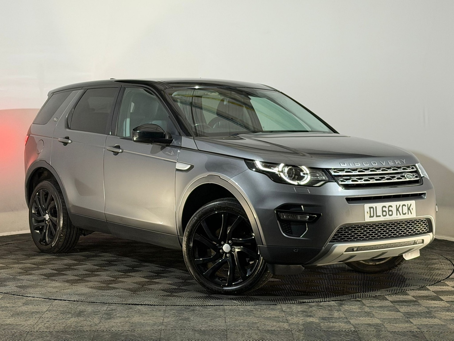 Used Land Rover Discovery Sport 2016 for sale - 76170845: Photo 1