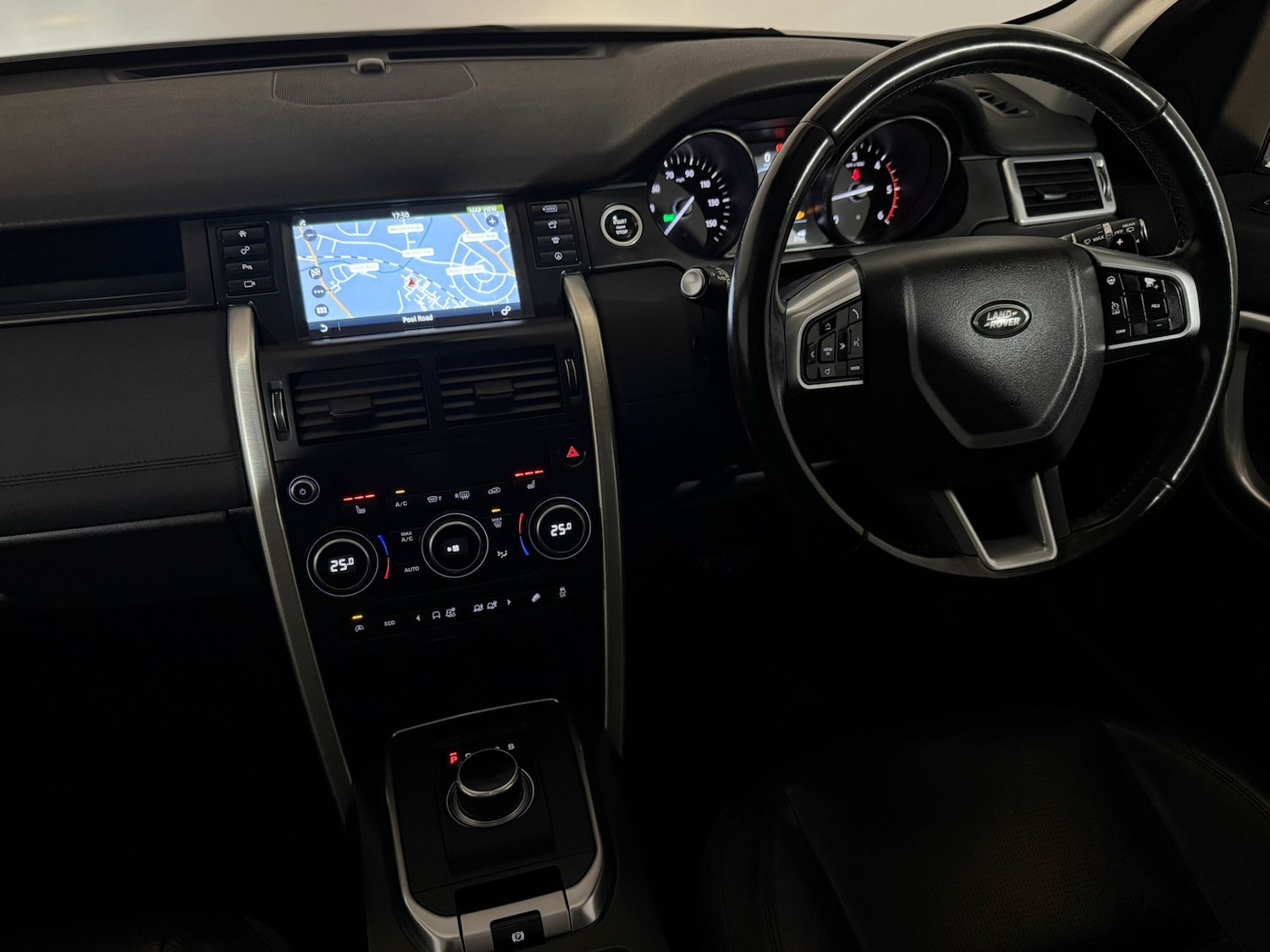 Used Land Rover Discovery Sport 2016 for sale - 76170845: Photo 13