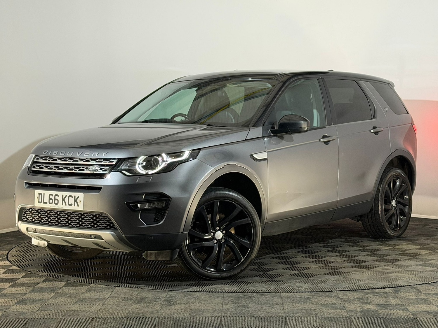 Used Land Rover Discovery Sport 2016 for sale - 76170845: Photo 3