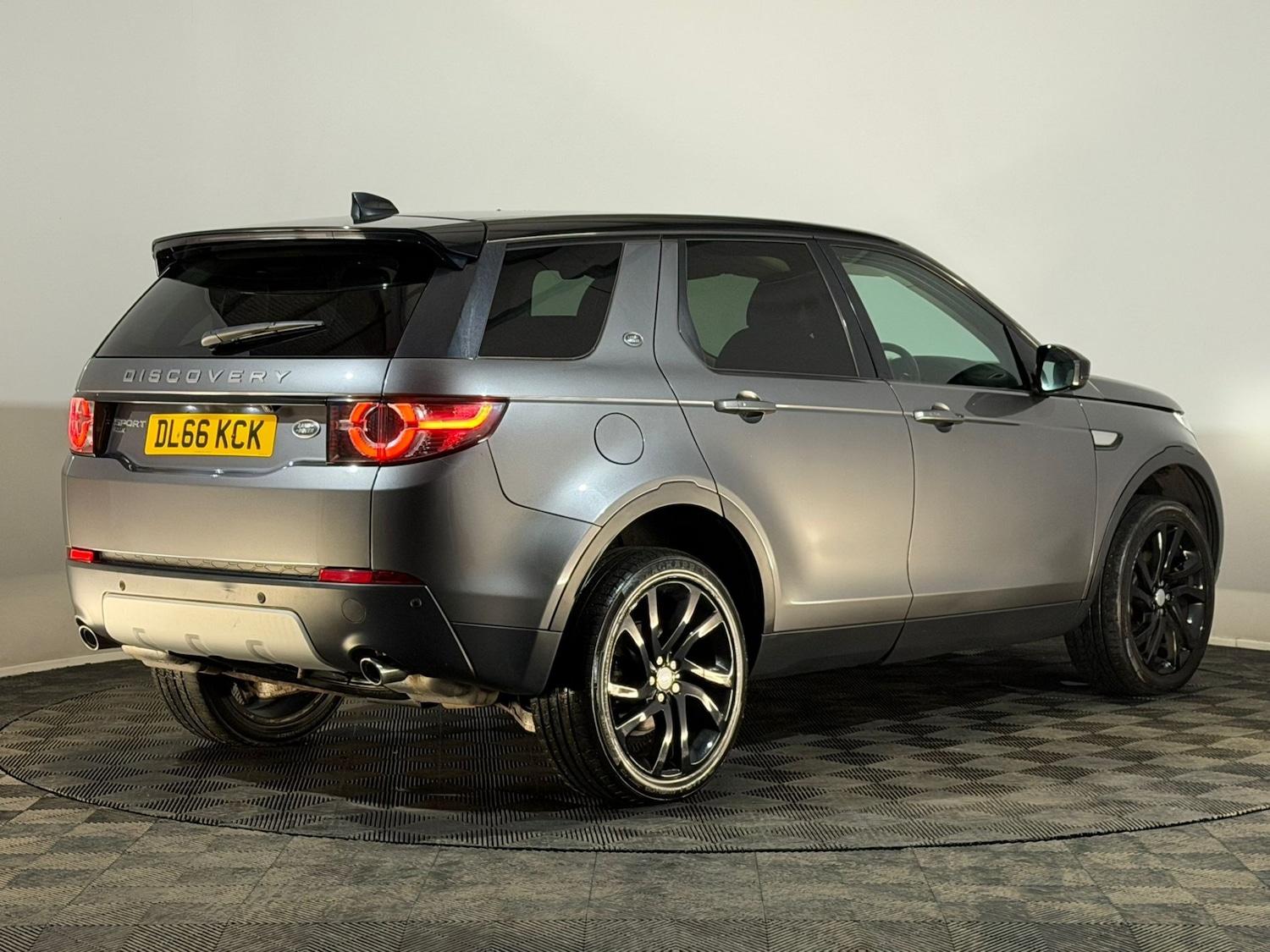 Used Land Rover Discovery Sport 2016 for sale - 76170845: Photo 6