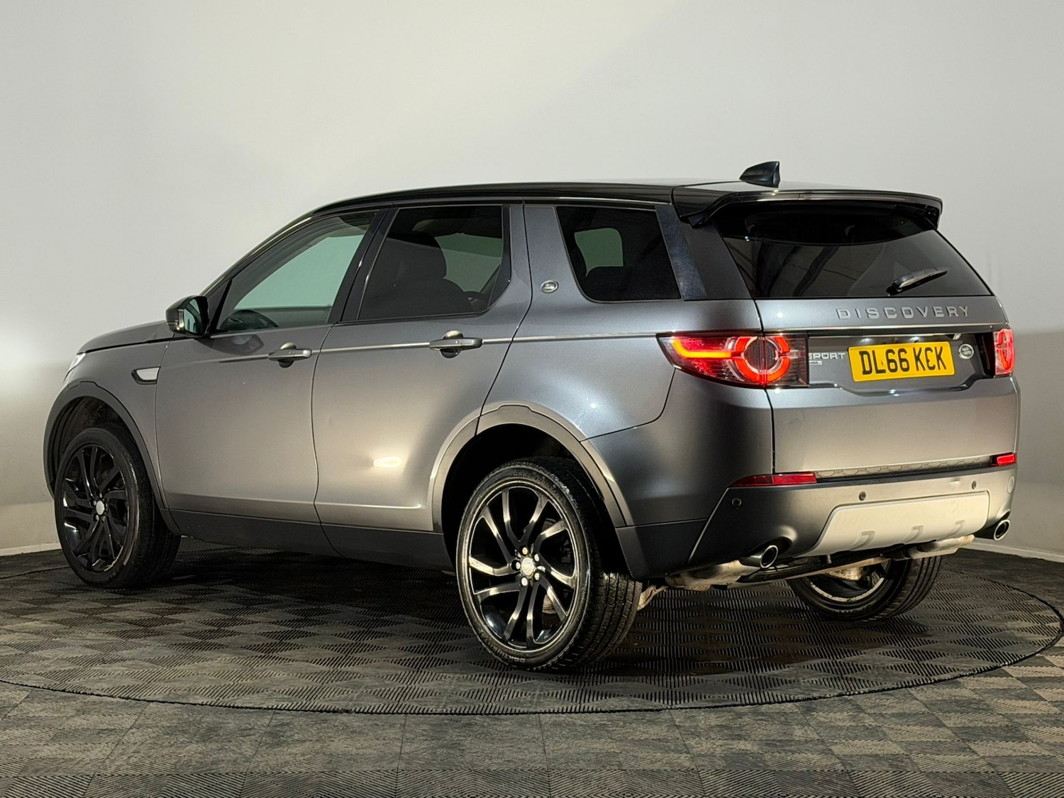 Used Land Rover Discovery Sport 2016 for sale - 76170845: Photo 9
