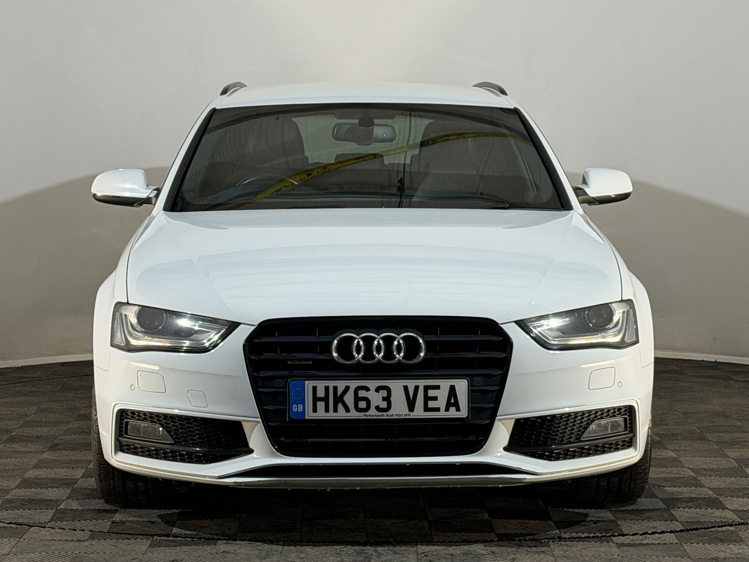 Used Audi A4 2014 for sale - 76445112: Photo 2