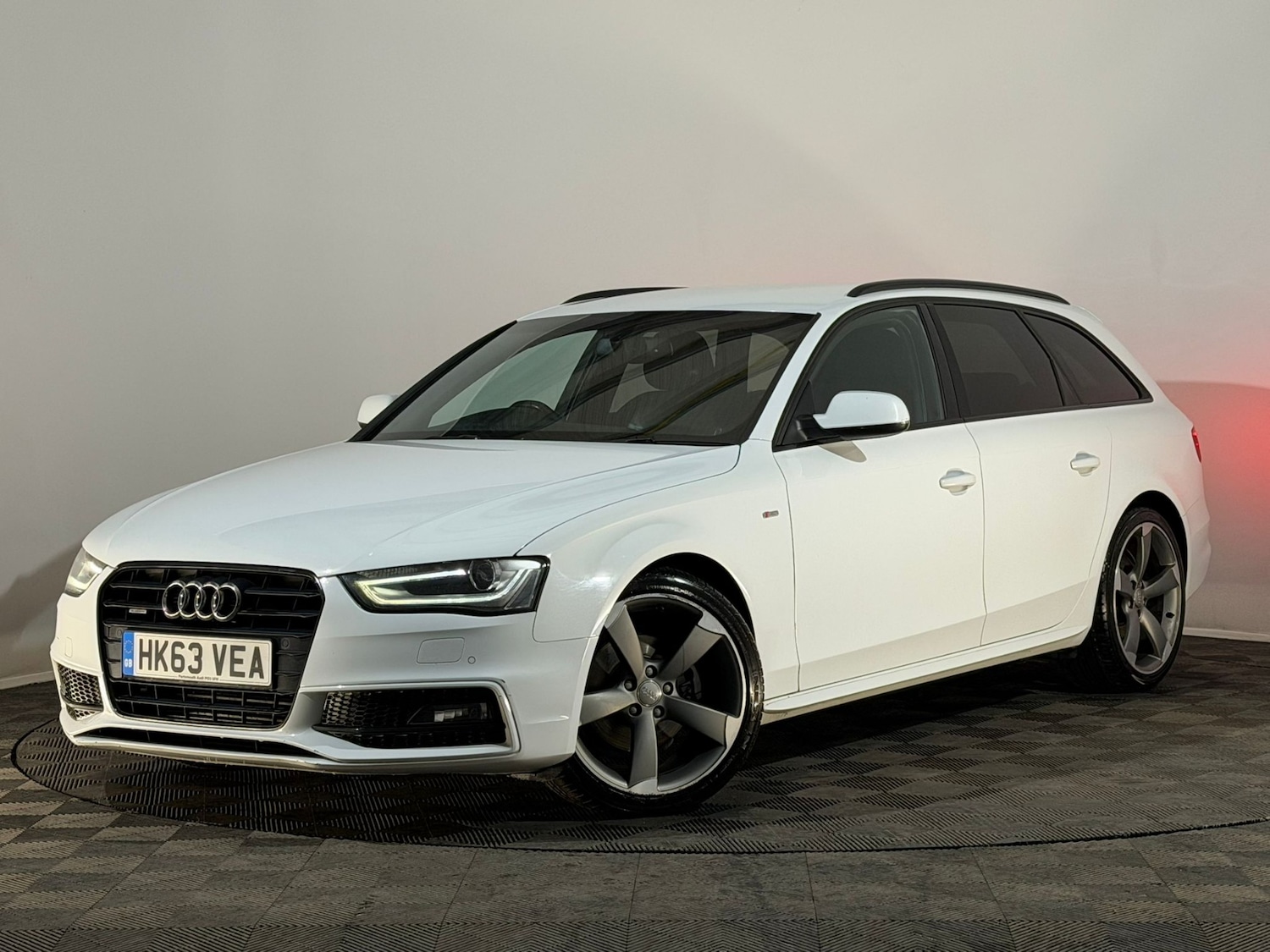 Used Audi A4 2014 for sale - 76445112: Photo 3