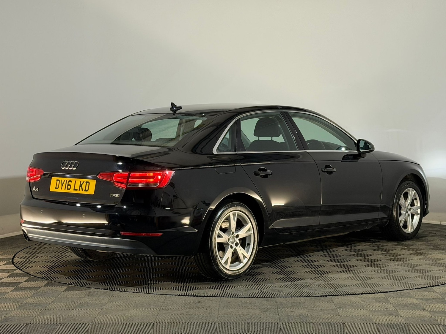 Used Audi A4 2016 for sale - 78216213: Photo 6