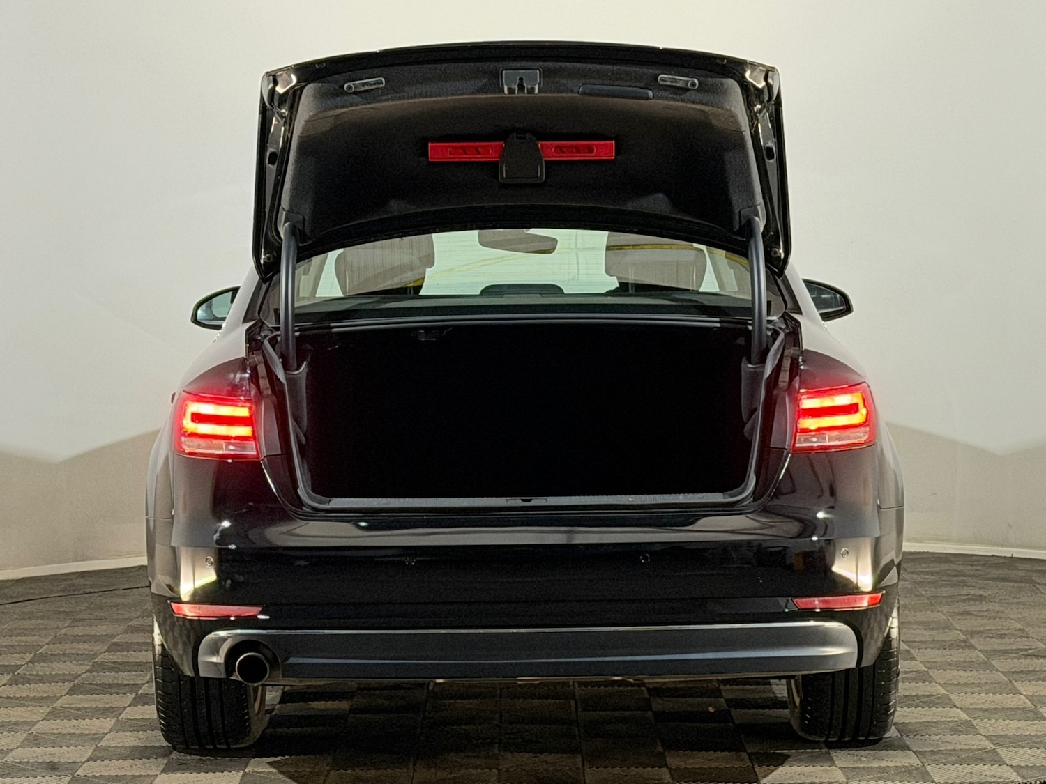 Used Audi A4 2016 for sale - 78216213: Photo 8