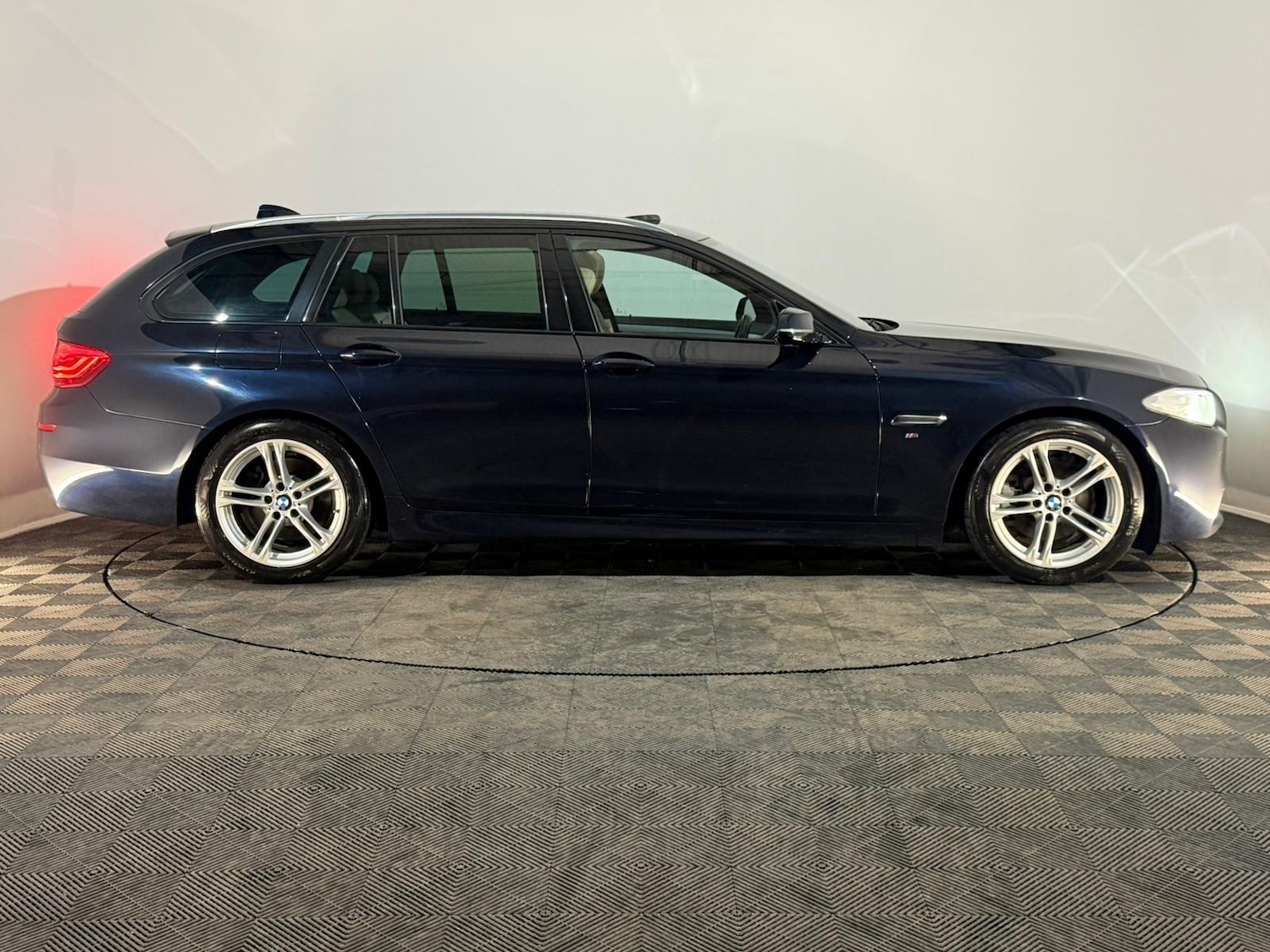 Used BMW 5 Series 2016 for sale - 77180313: Photo 4