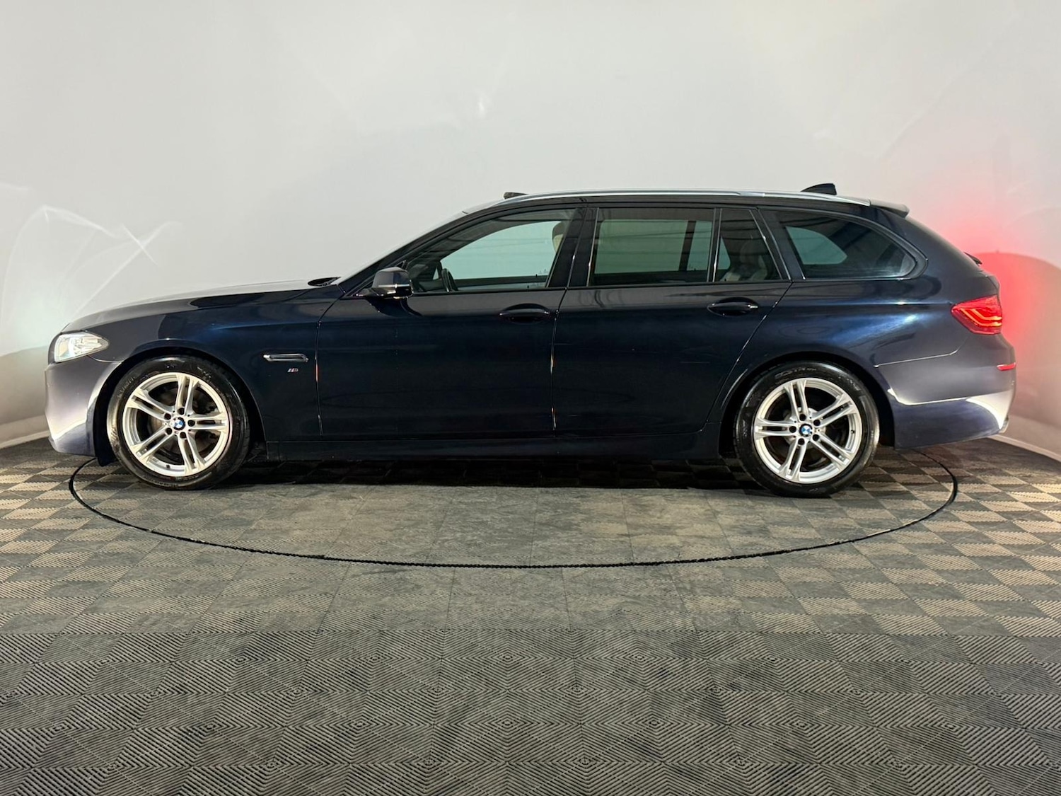 Used BMW 5 Series 2016 for sale - 77180313: Photo 5
