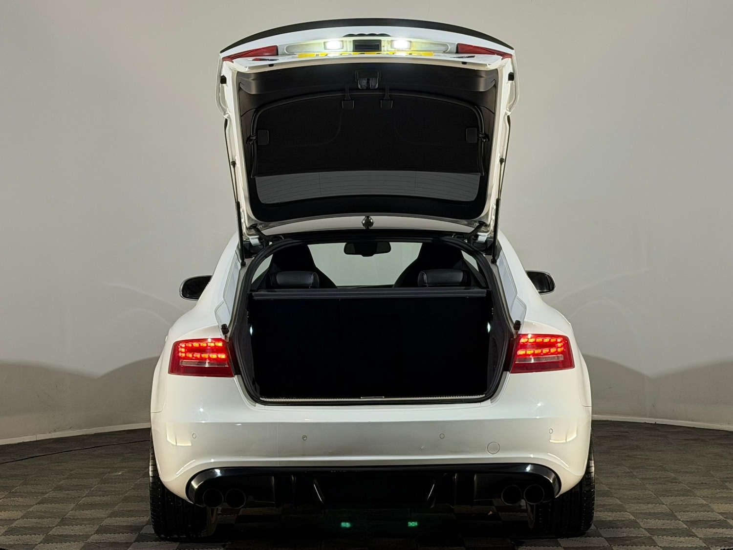 Used Audi A5 2010 for sale - 77950786: Photo 8