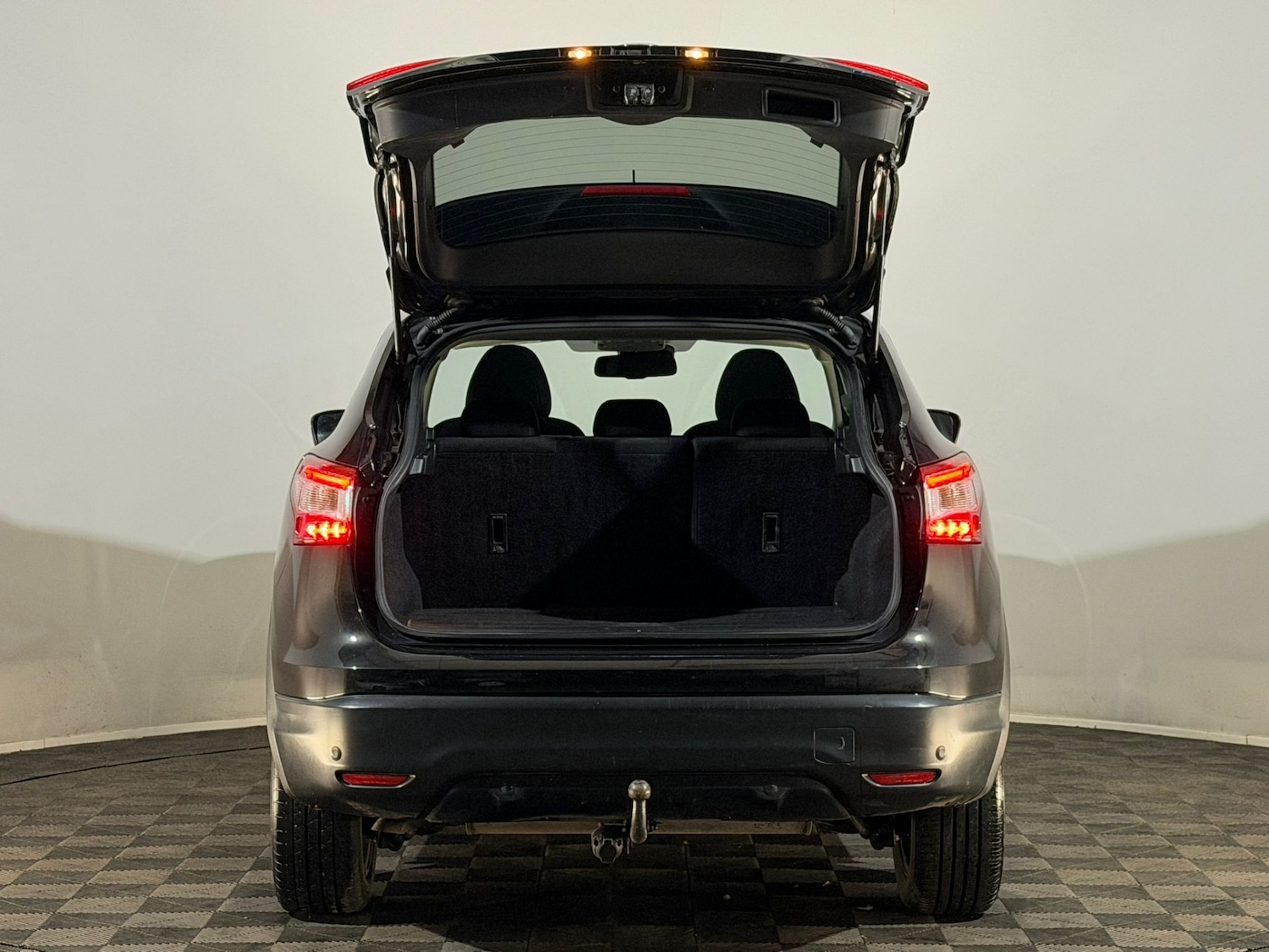 Used Nissan Qashqai 2015 for sale - 77951629: Photo 5