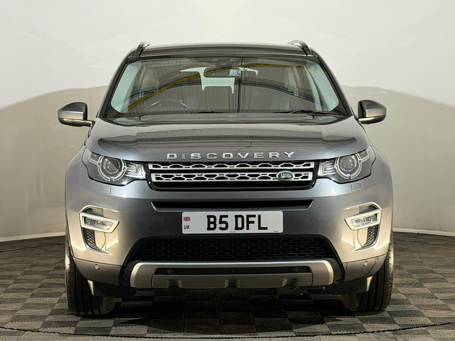 Used Land Rover Discovery Sport 2015 for sale - 78137190: Photo 2