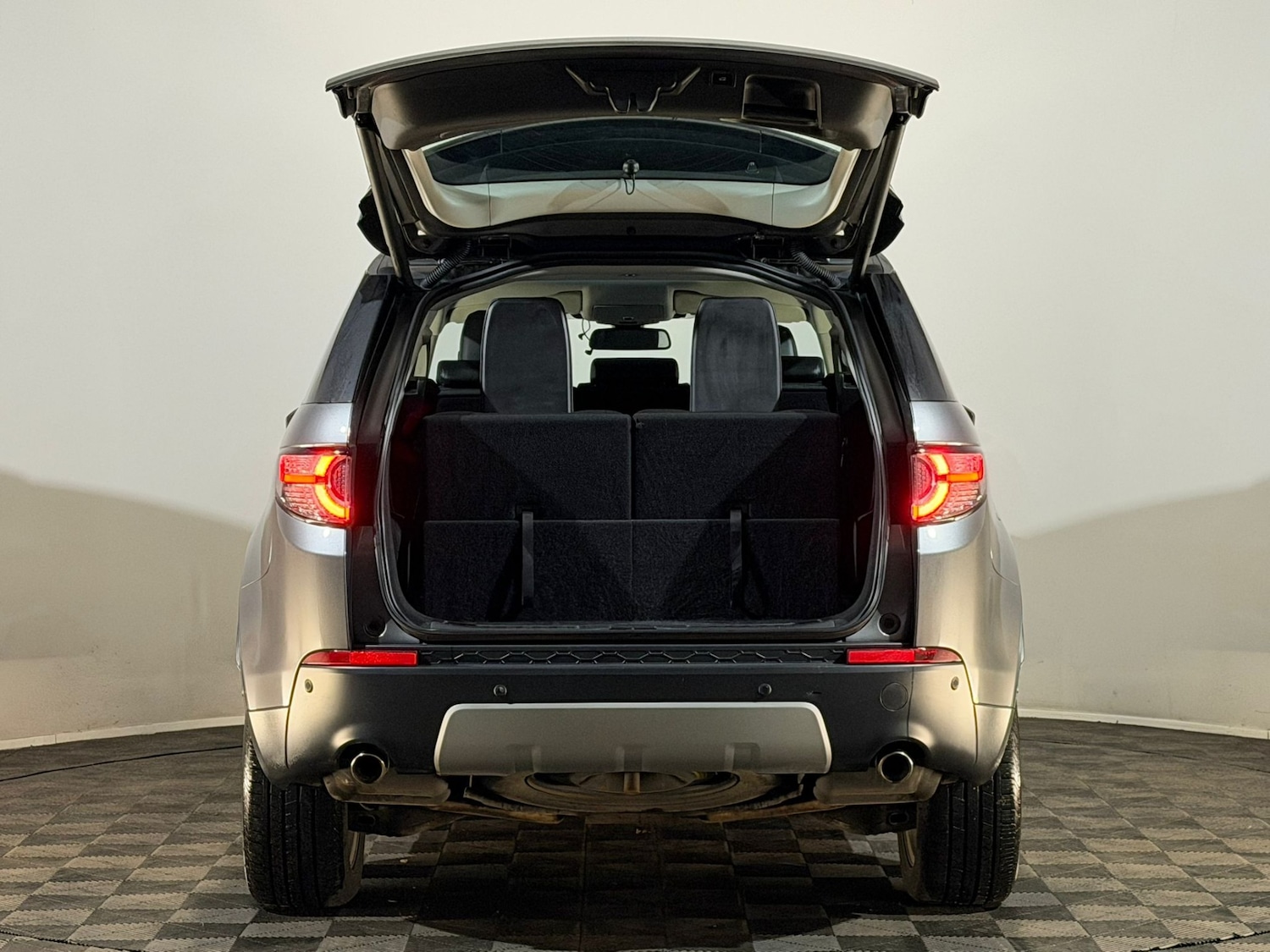 Used Land Rover Discovery Sport 2015 for sale - 78137190: Photo 8