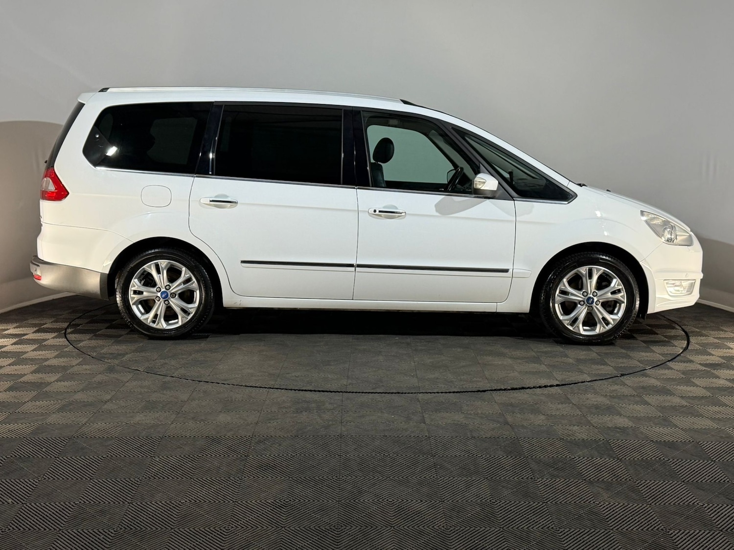 Used Ford Galaxy 2012 for sale - 77706834: Photo 4