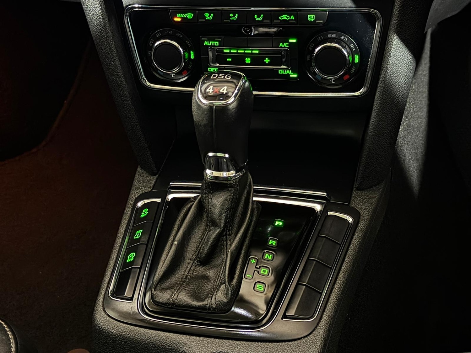 Used Skoda Superb 2014 for sale - 76327860: Photo 14