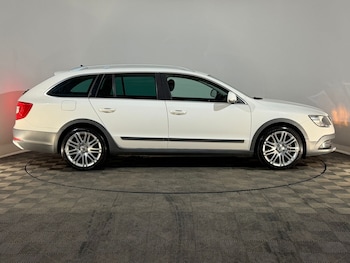 Used Skoda Superb 2014 for sale - 76327860: Photo