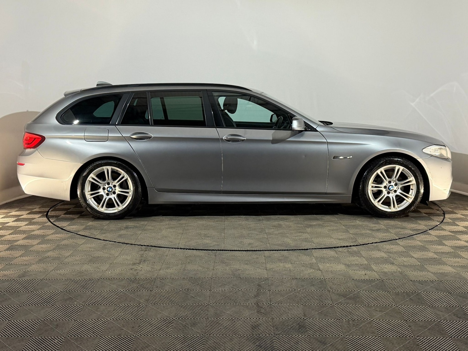 Used BMW 5 Series 2011 for sale - 78121211: Photo 4
