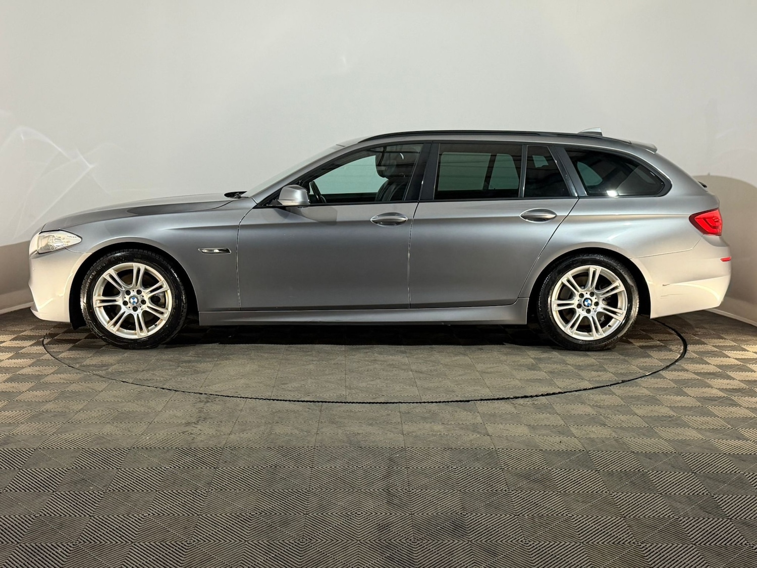 Used BMW 5 Series 2011 for sale - 78121211: Photo 5