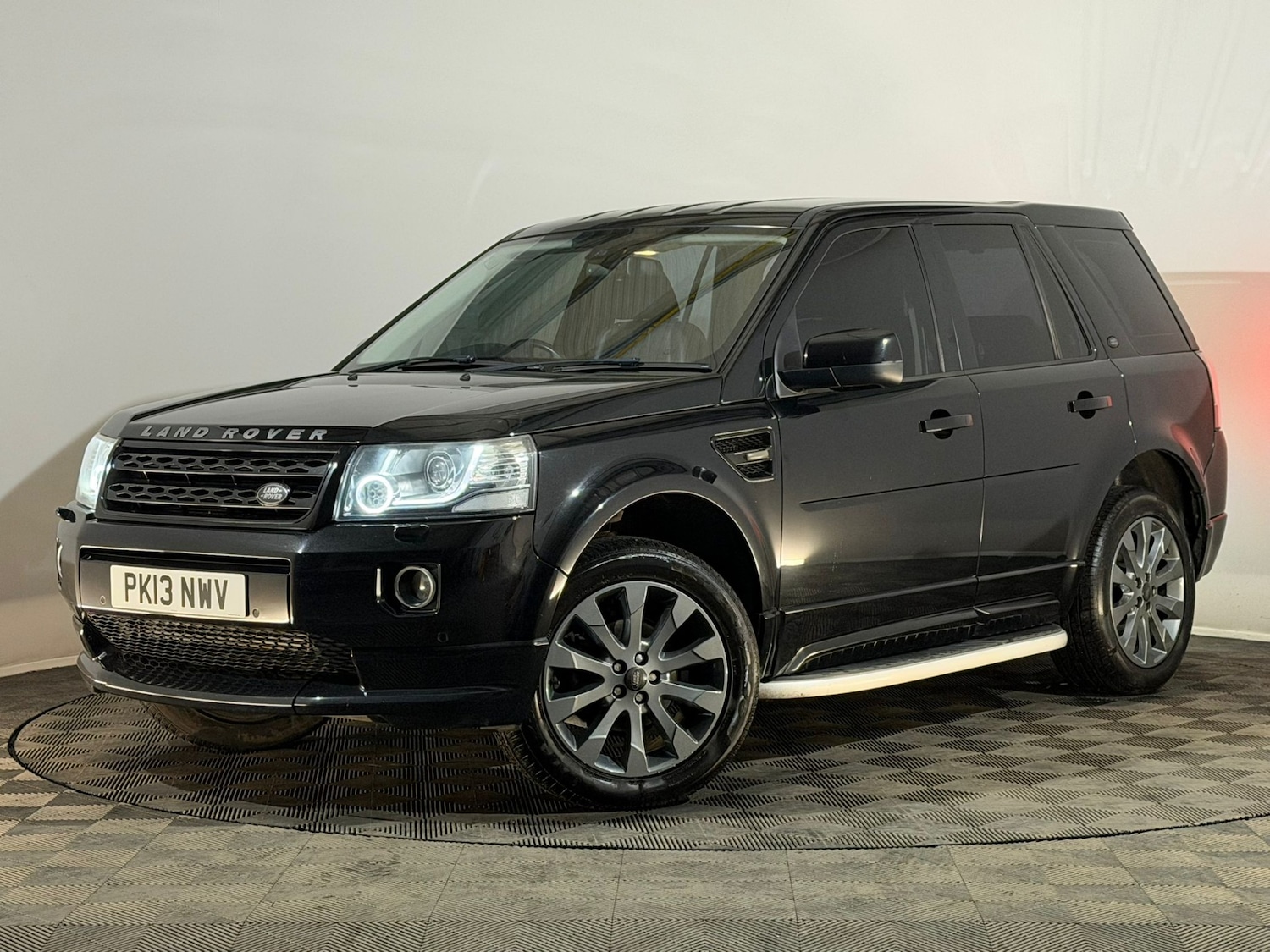 Used Land Rover Freelander 2013 for sale - 78137193: Photo 3