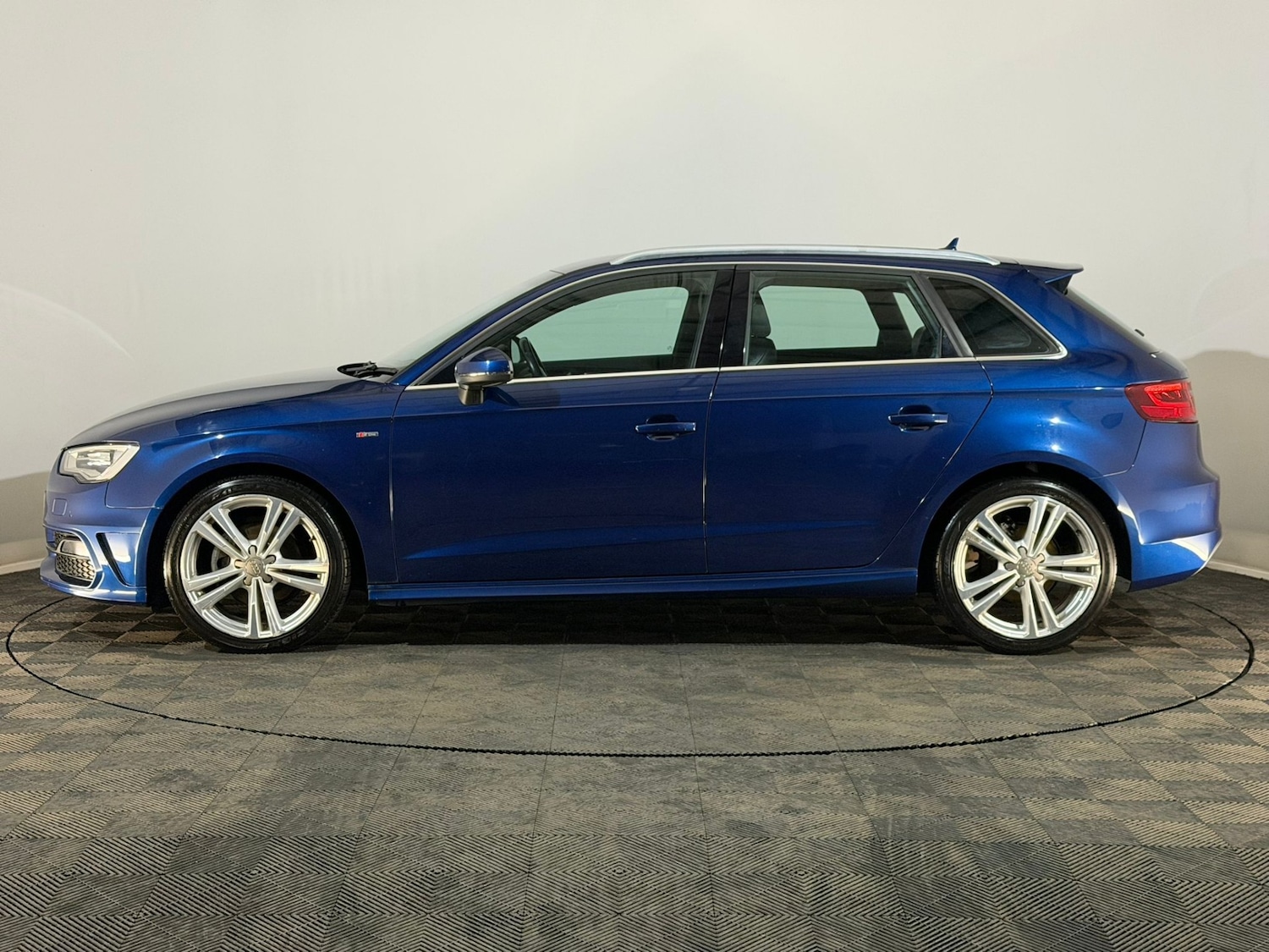 Used Audi A3 2015 for sale - 76545221: Photo 5