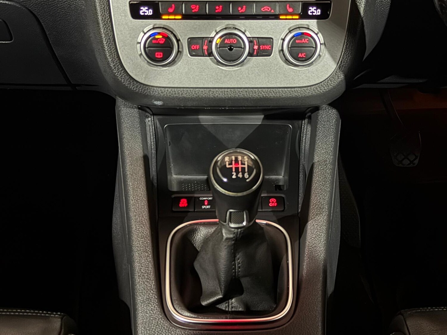 Used Volkswagen Scirocco 2012 for sale - 77873534: Photo 15