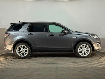 Used Land Rover Discovery Sport 2016 for sale - 79531855: Photo