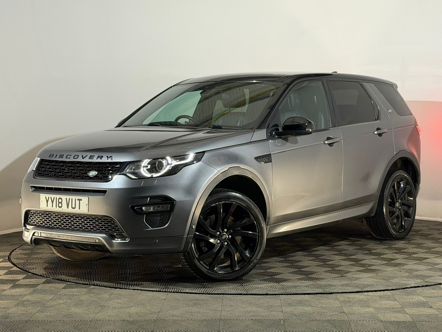 Used Land Rover Discovery Sport 2018 for sale - 78060459: Photo 3