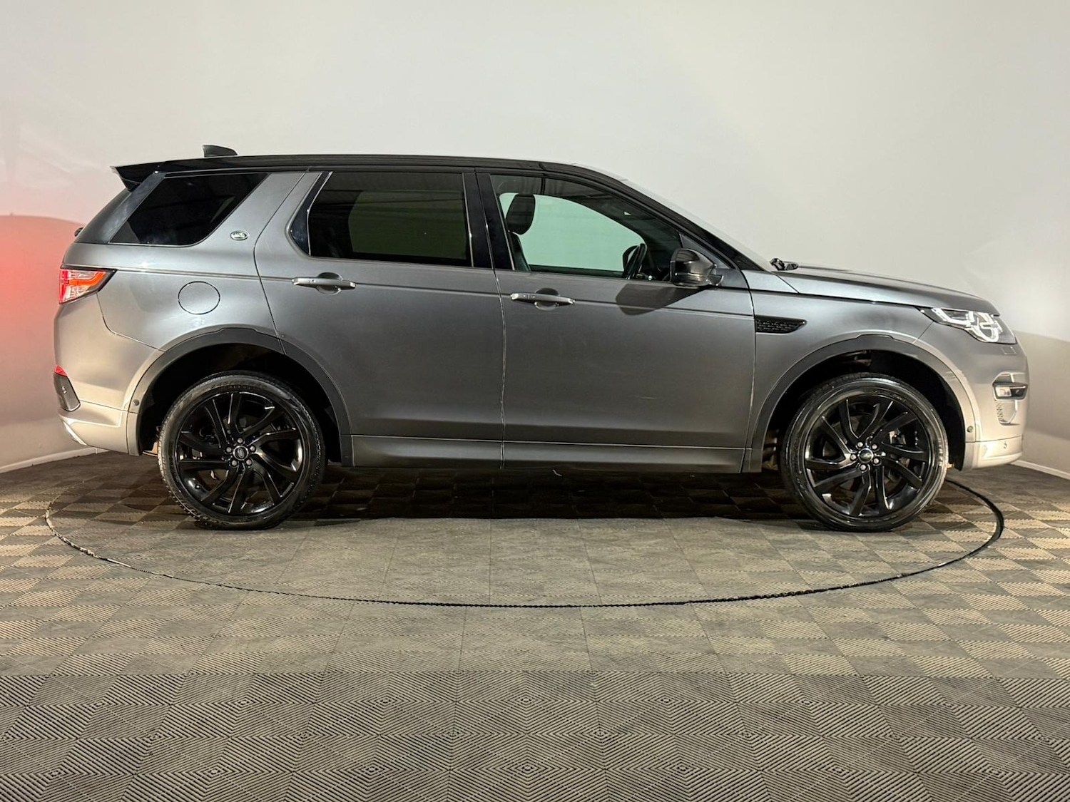Used Land Rover Discovery Sport 2018 for sale - 78060459: Photo 4