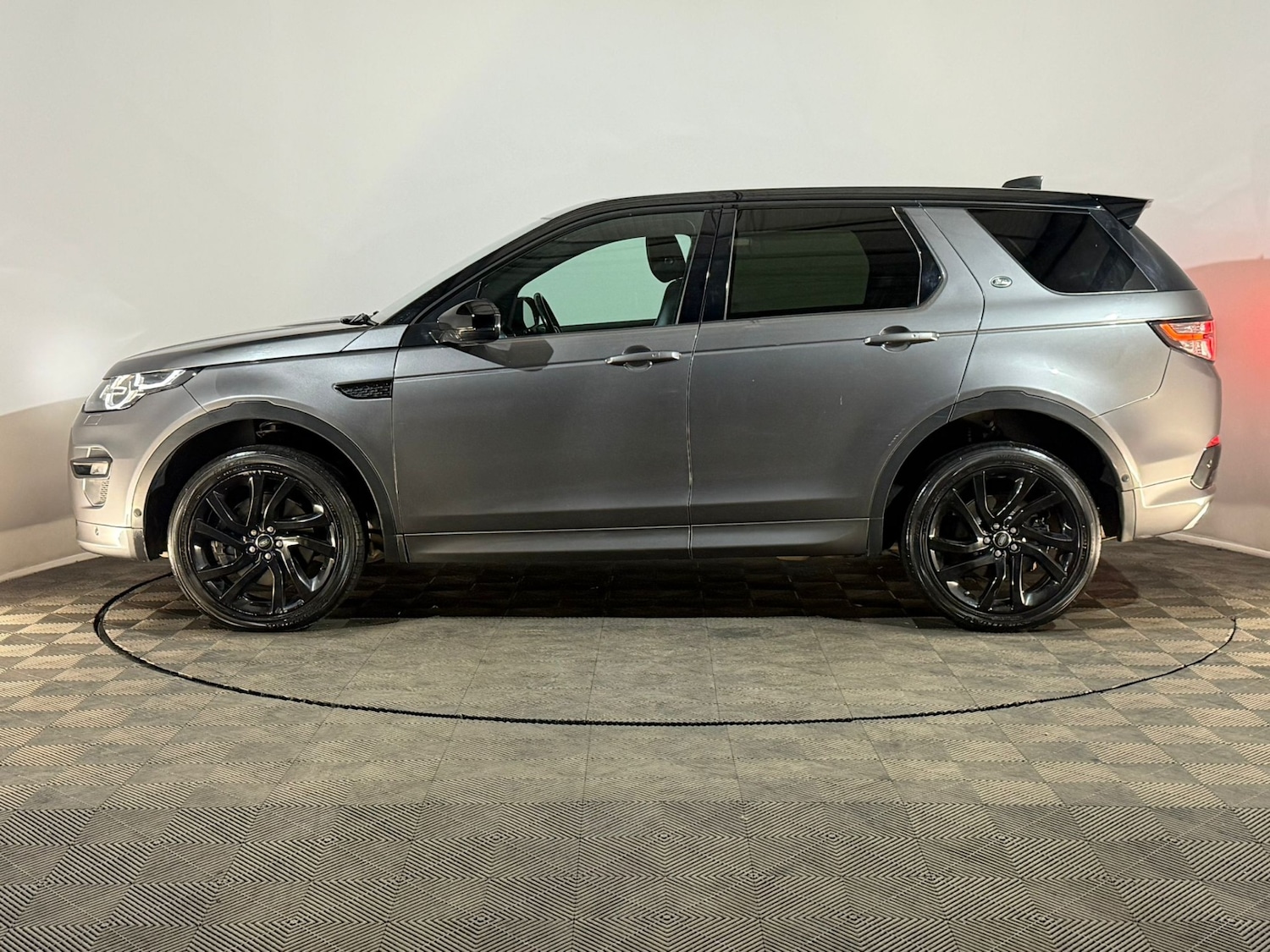 Used Land Rover Discovery Sport 2018 for sale - 78060459: Photo 5