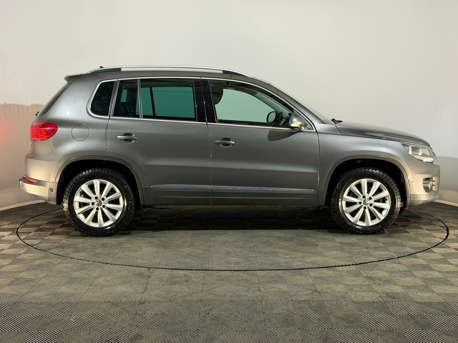 Used Volkswagen Tiguan 2013 for sale - 77725488: Photo 4