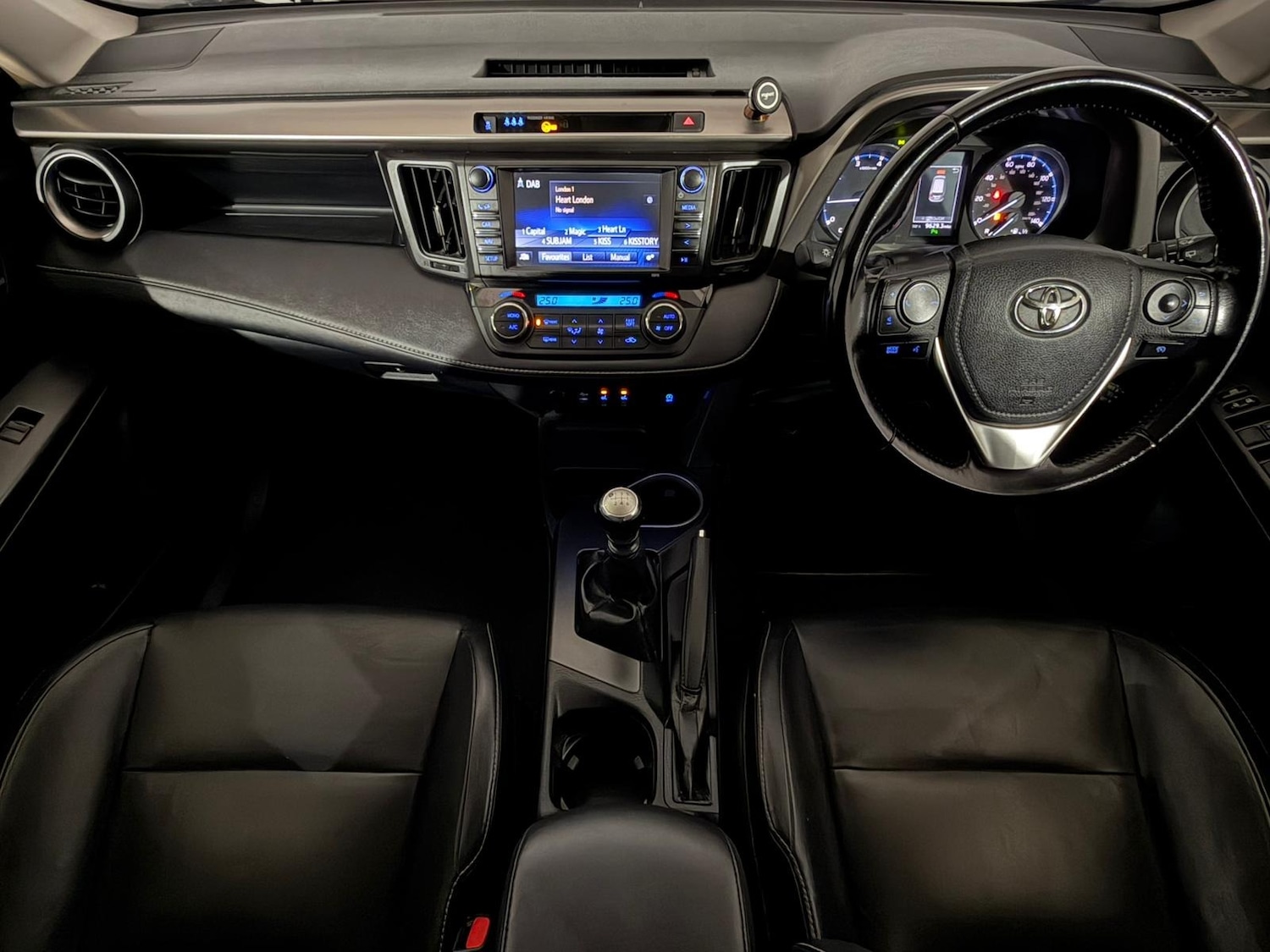 Used Toyota RAV4 2016 for sale - 76518474: Photo 11