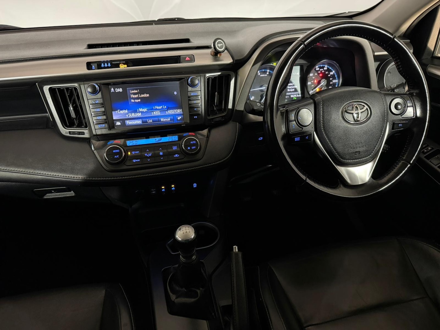 Used Toyota RAV4 2016 for sale - 76518474: Photo 12