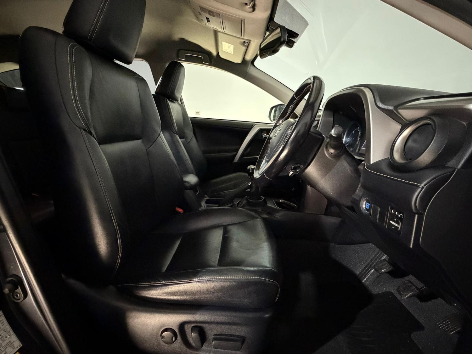 Used Toyota RAV4 2016 for sale - 76518474: Photo 16