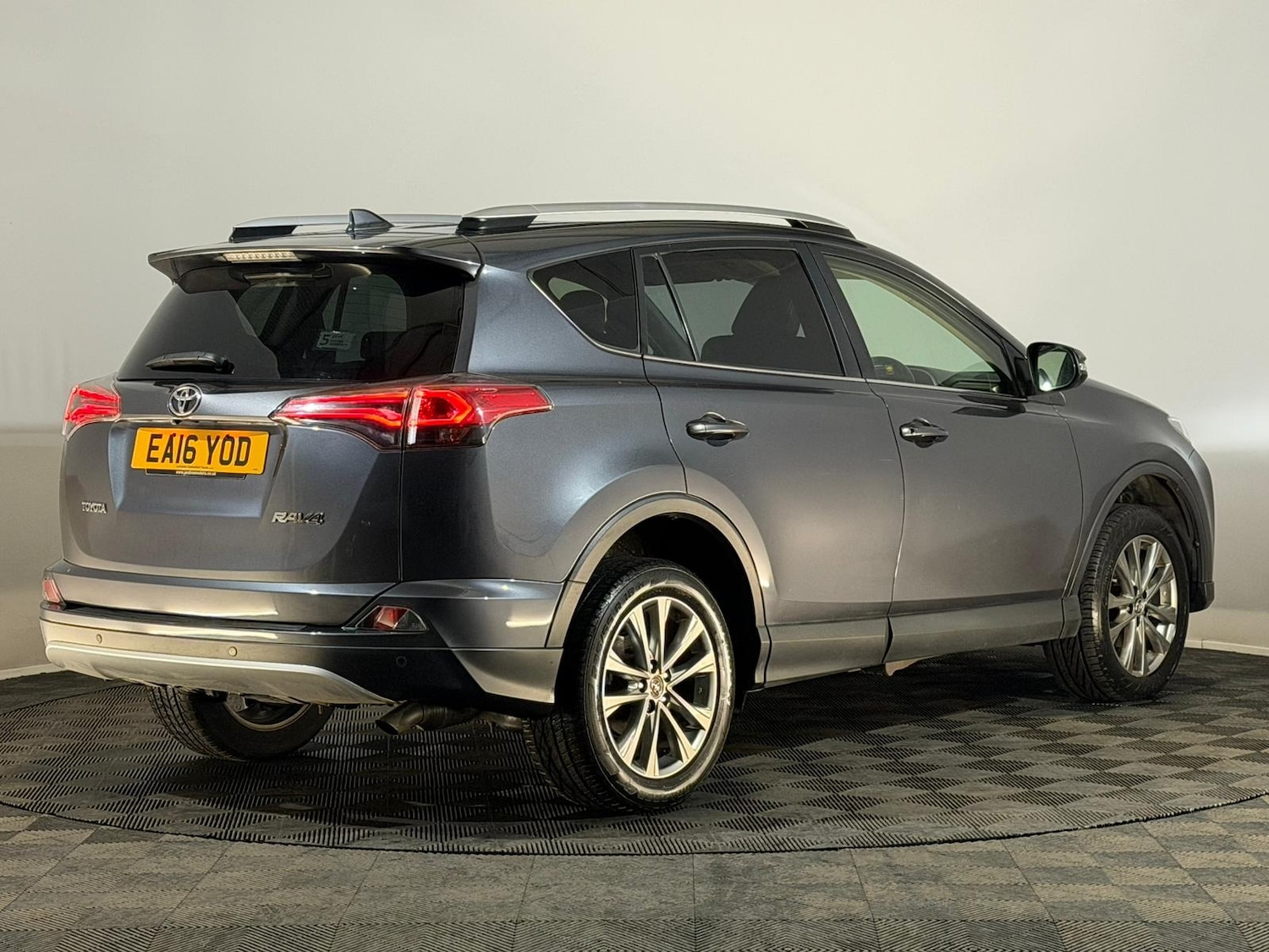 Used Toyota RAV4 2016 for sale - 76518474: Photo 6