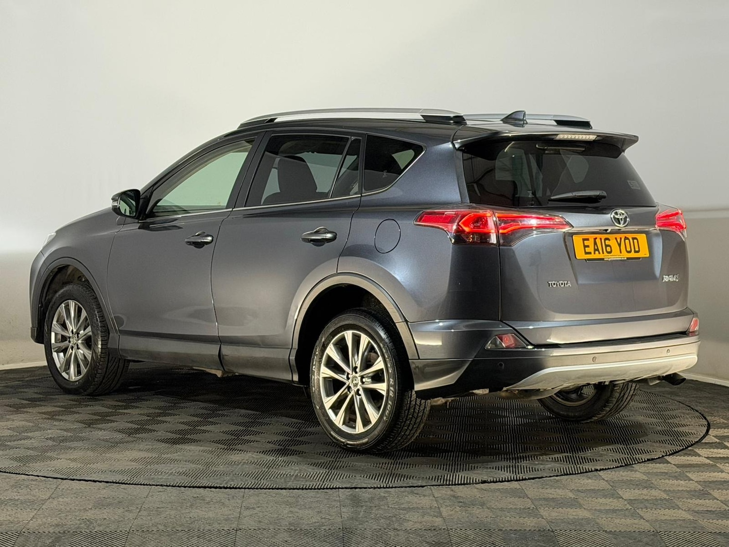 Used Toyota RAV4 2016 for sale - 76518474: Photo 9