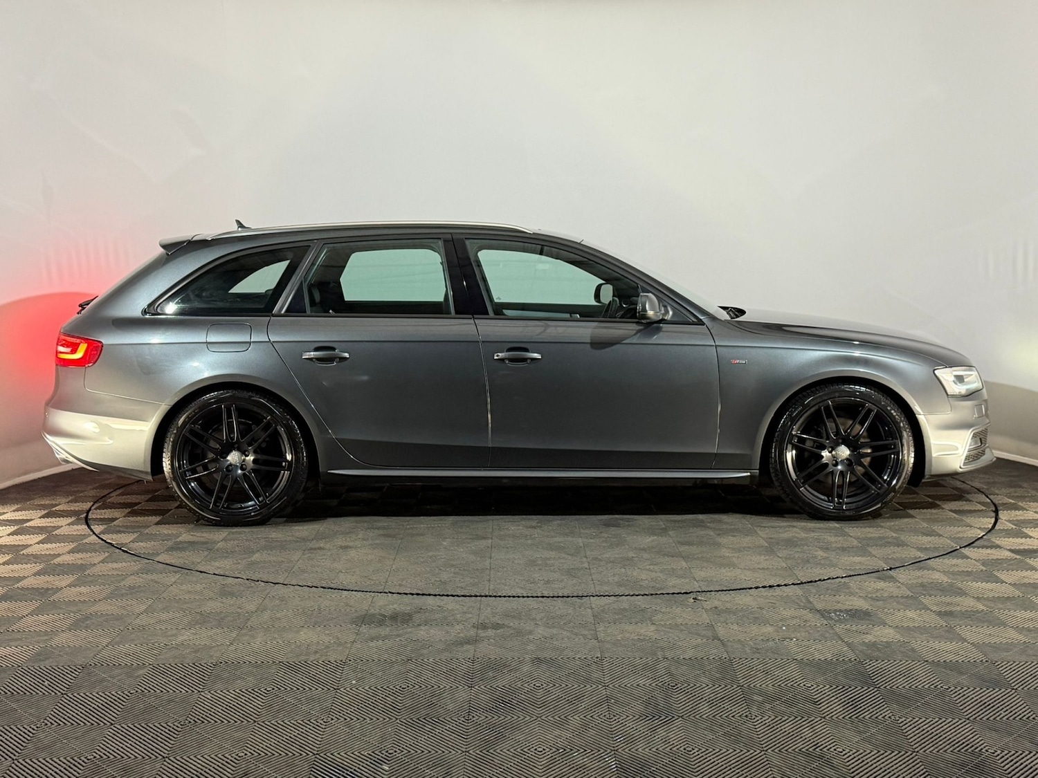 Used Audi A4 2013 for sale - 77698506: Photo 4