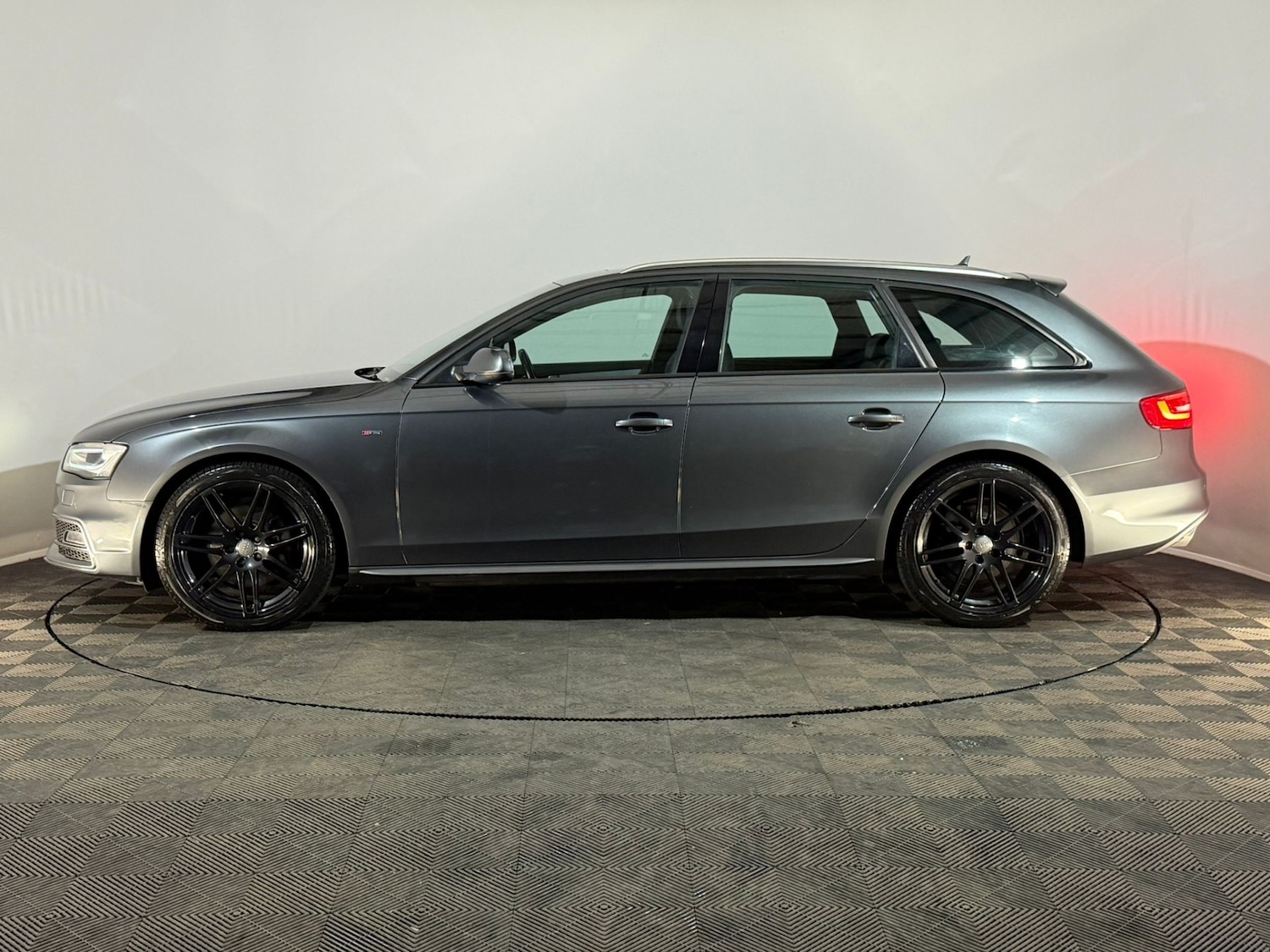 Used Audi A4 2013 for sale - 77698506: Photo 5