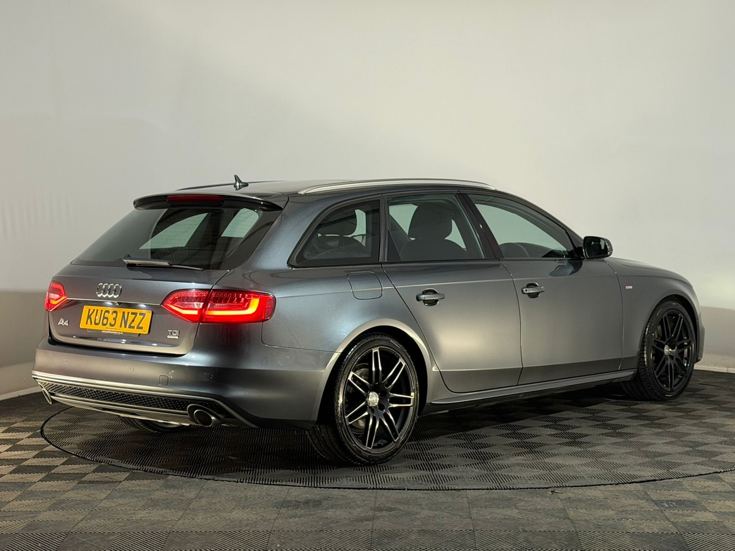 Used Audi A4 2013 for sale - 77698506: Photo 6