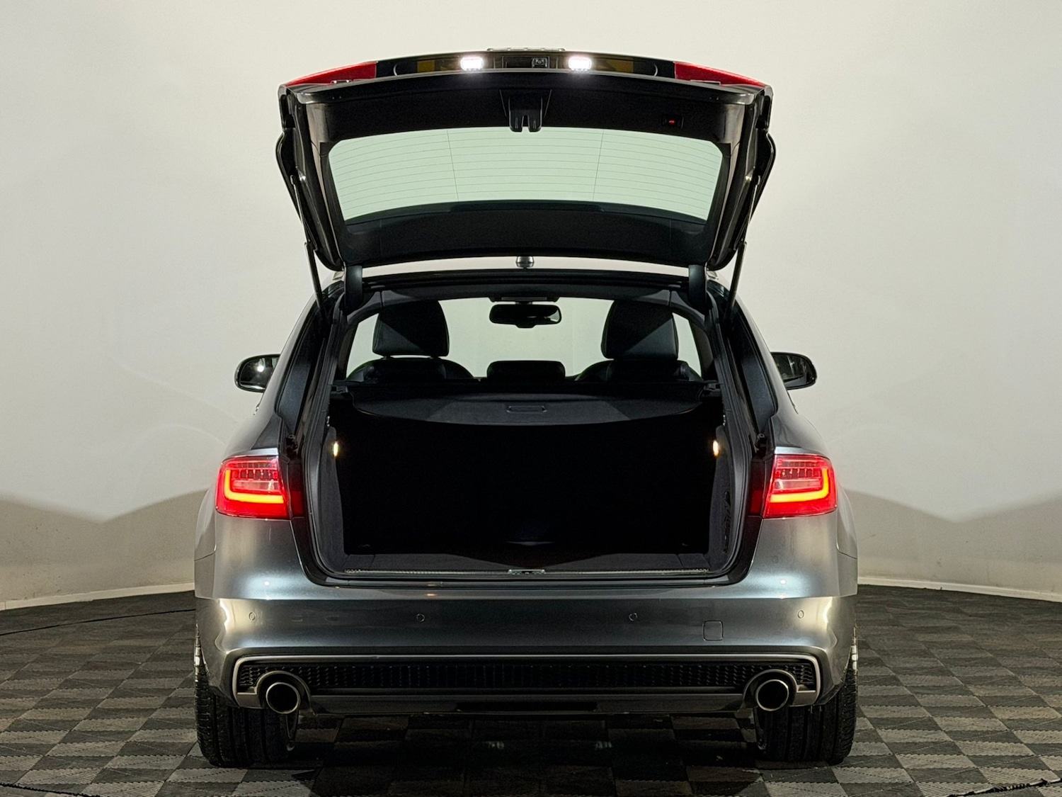 Used Audi A4 2013 for sale - 77698506: Photo 8