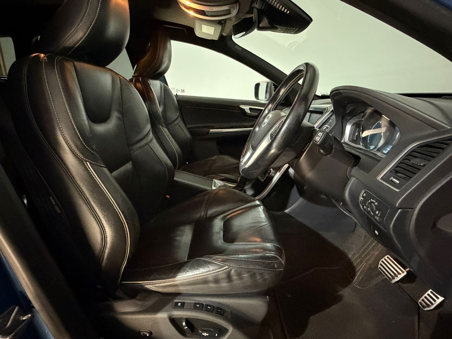 Used Volvo XC60 2015 for sale - 78048994: Photo 16