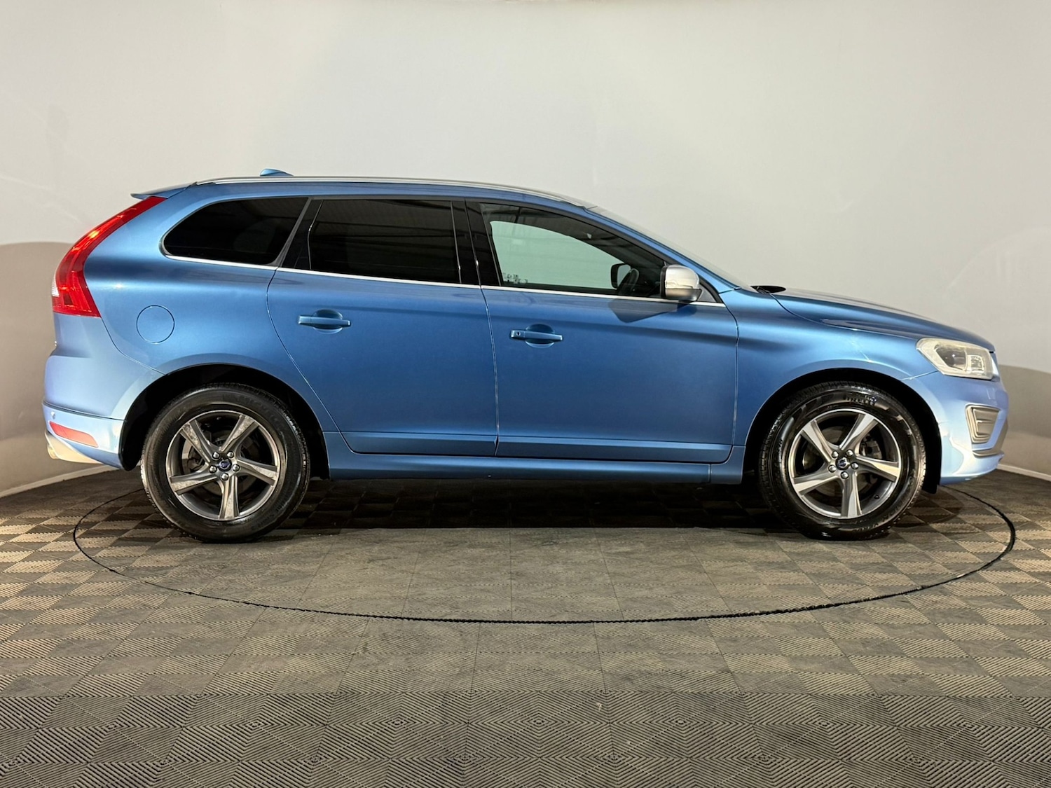 Used Volvo XC60 2015 for sale - 78048994: Photo 4