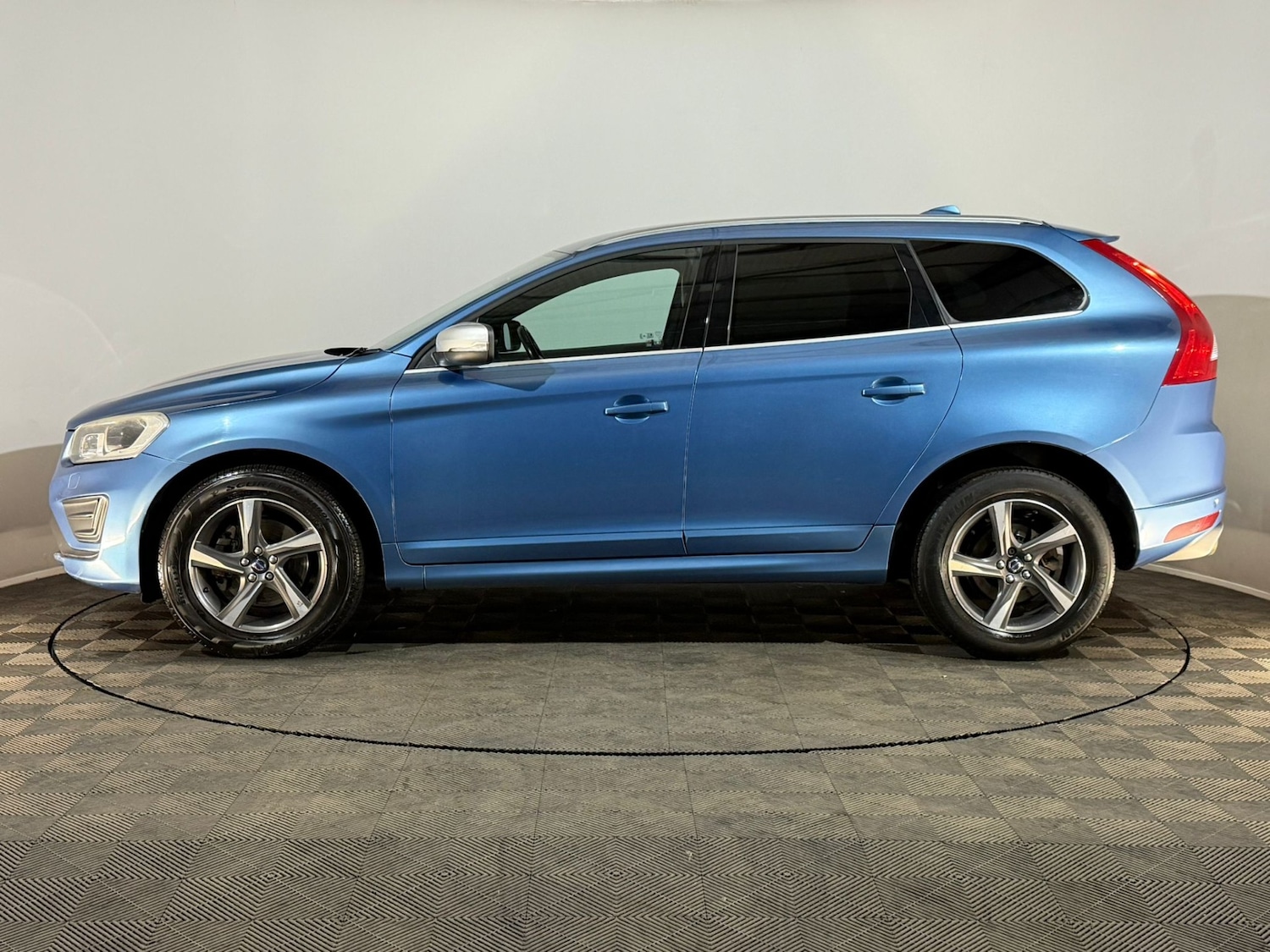 Used Volvo XC60 2015 for sale - 78048994: Photo 5