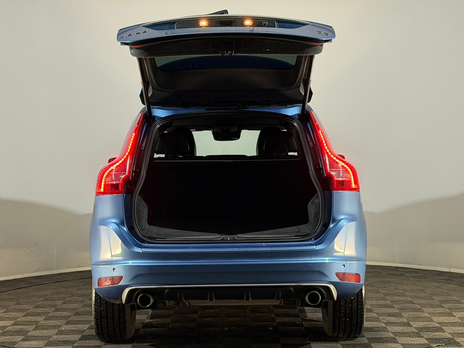 Used Volvo XC60 2015 for sale - 78048994: Photo 8