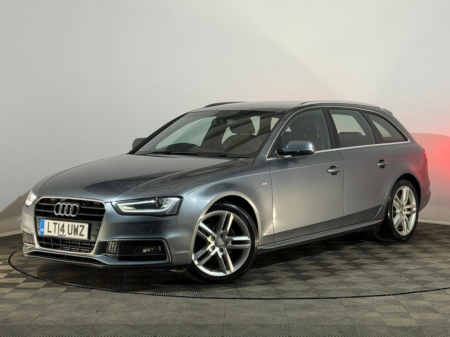 Used Audi A4 2014 for sale - 78060450: Photo 3