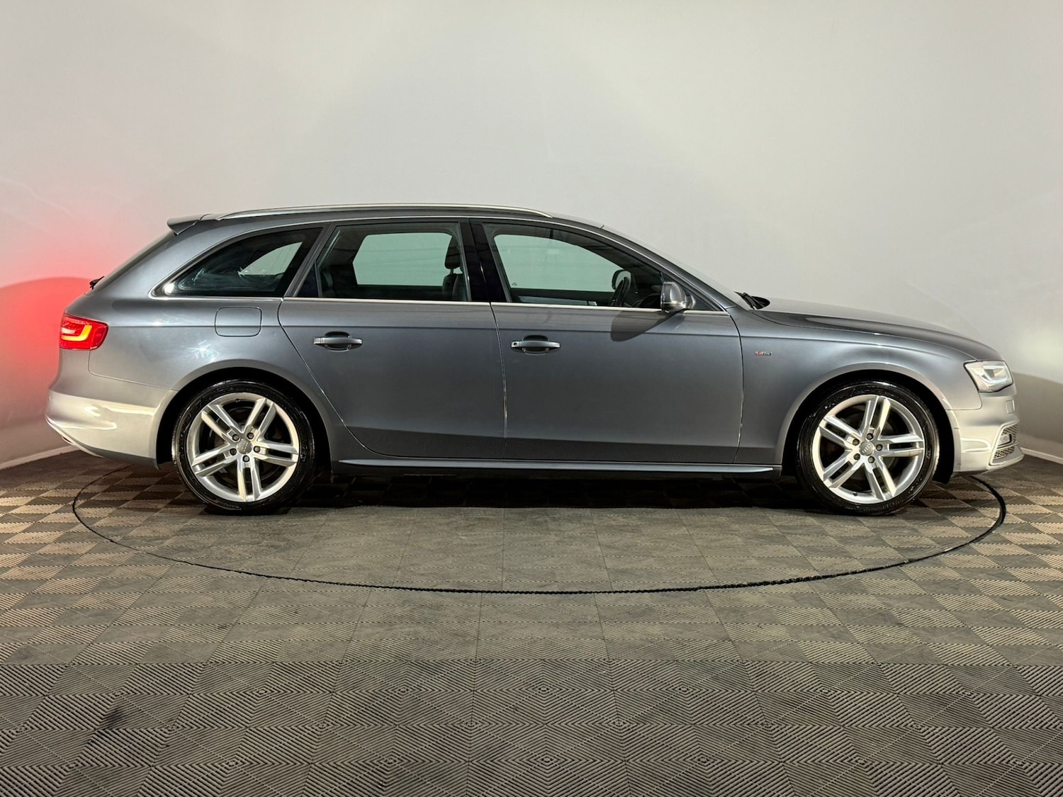 Used Audi A4 2014 for sale - 78060450: Photo 4