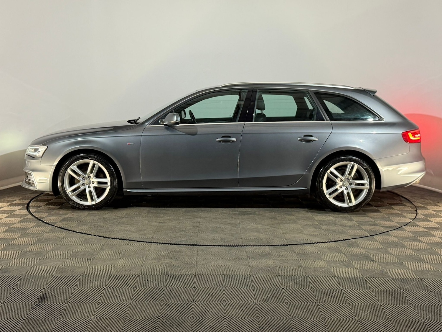 Used Audi A4 2014 for sale - 78060450: Photo 5