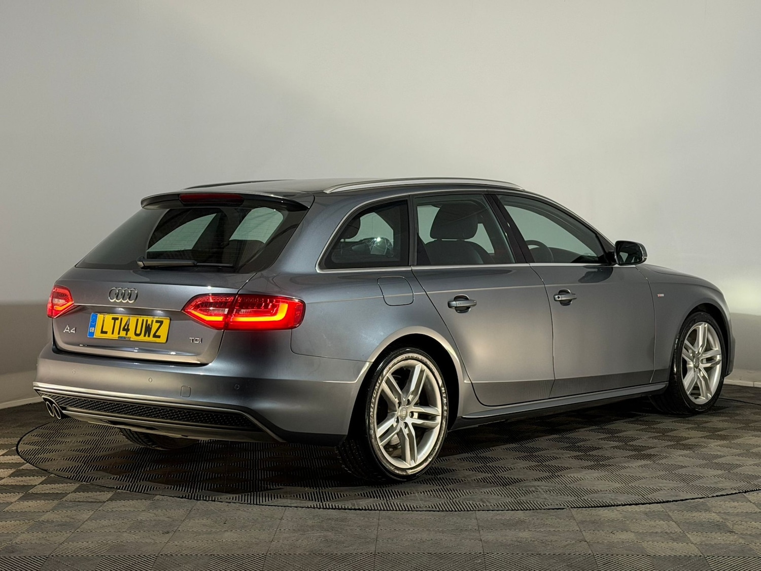Used Audi A4 2014 for sale - 78060450: Photo 6