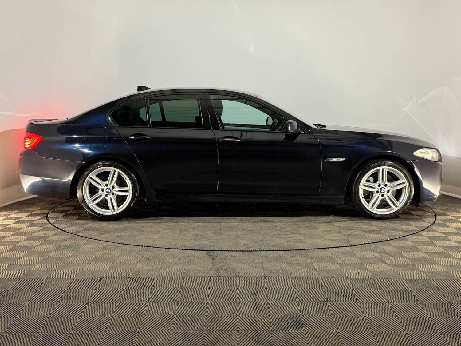 Used BMW 5 Series 2011 for sale - 78088759: Photo 4