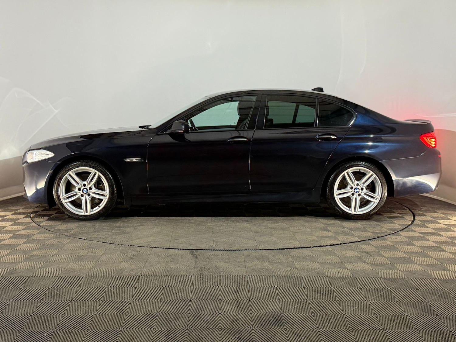 Used BMW 5 Series 2011 for sale - 78088759: Photo 5